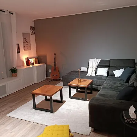 Stylish 1-bedroom Flat With Beautiful Terrace , For A Cosy Retreat Апартаменты Страсбург